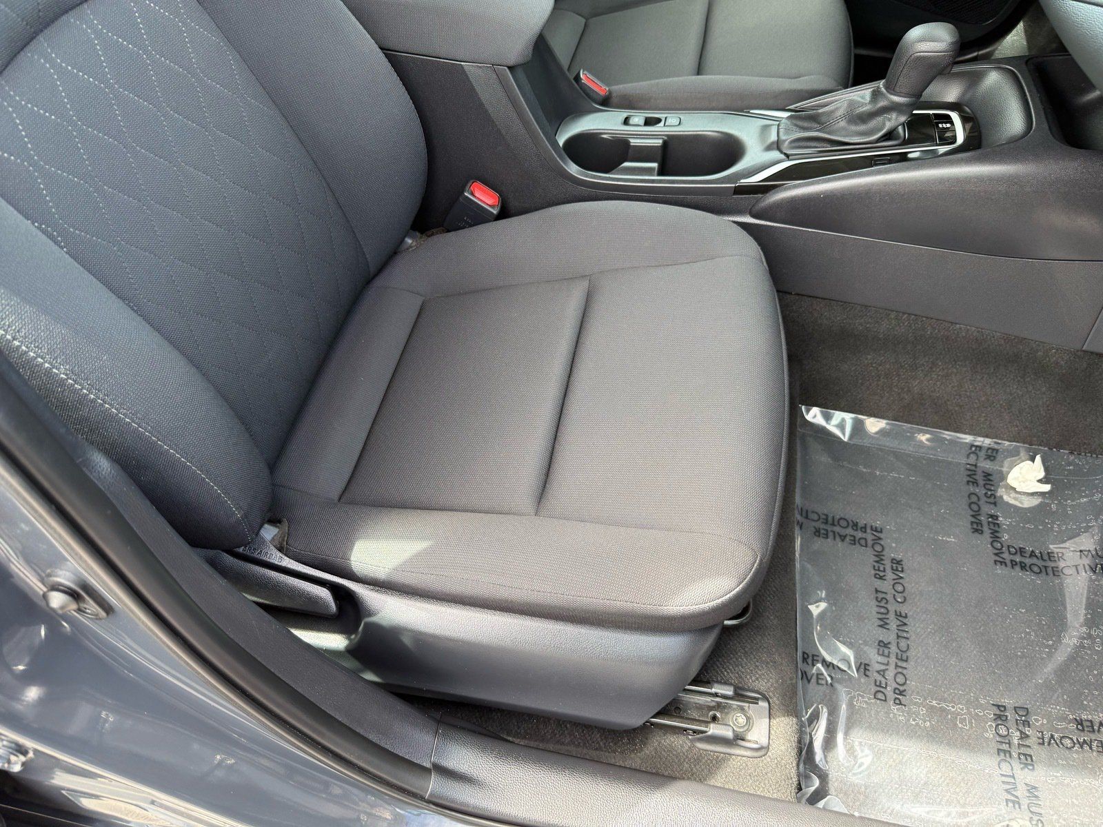 Used 2025 Toyota Corolla LE FWD image 31