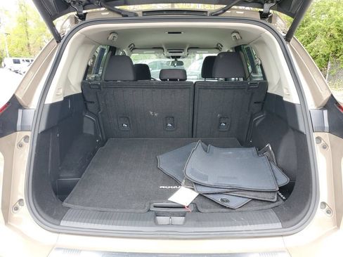 Used 2025 Nissan Rogue SV AWD/4WD image 8