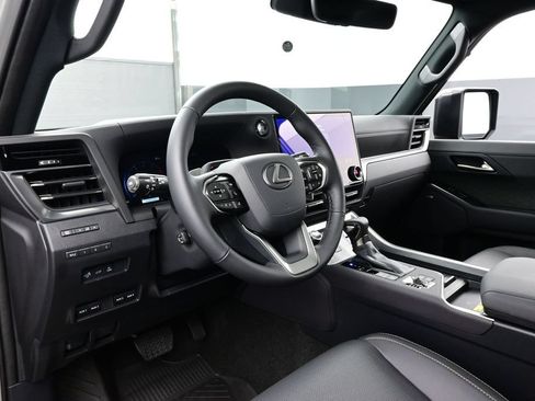 Used 2026 Lexus GX 550 AWD/4WD image 4