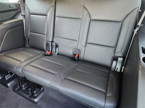 Used 2022 Chevrolet Tahoe Z71 image 13