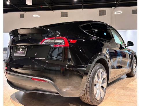 Used 2023 Tesla Model Y Long Range image 12