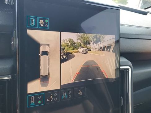 Used 2025 GMC Yukon XL Denali AWD/4WD image 21