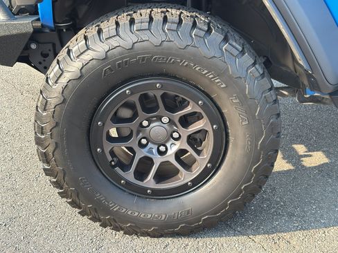 Used 2023 Jeep Wrangler Unlimited Sport AWD/4WD image 35