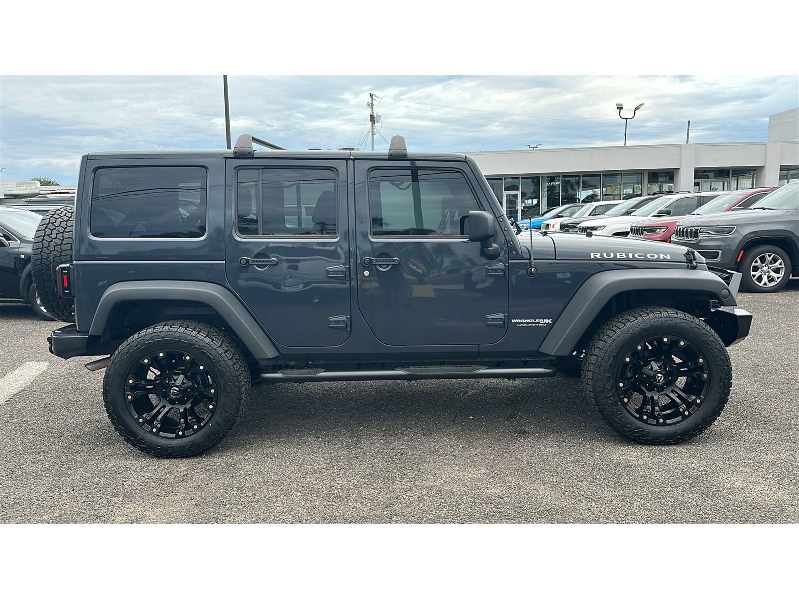 Used 2018 Jeep Wrangler Unlimited Rubicon w/ Cold Weather Group AWD/4WD image 7