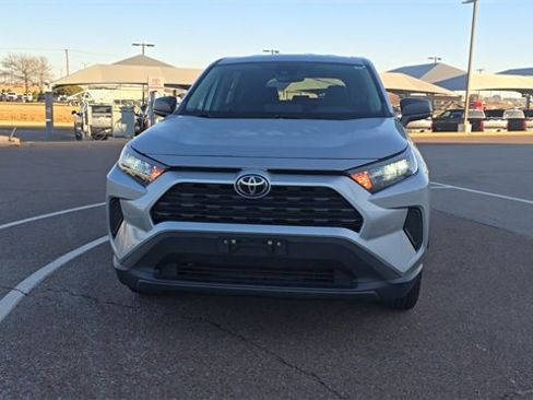 Used 2022 Toyota RAV4 LE image 3