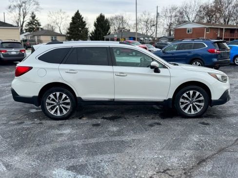 Used 2018 Subaru Outback 2.5i Touring image 9