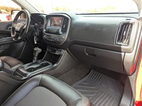 Used 2015 GMC Canyon SLE w/ All-Terrain Adventure Package image 9