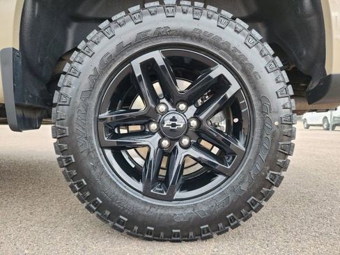 Certified 2023 Chevrolet Silverado 1500 Custom Trail Boss w/ LPO, Dark Essentials Package AWD/4WD image 15