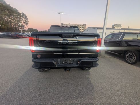 Used 2023 GMC Sierra 1500 AT4 w/ AT4 Premium Package image 4