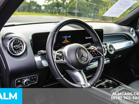 Used 2025 Mercedes-Benz GLB 250 image 23