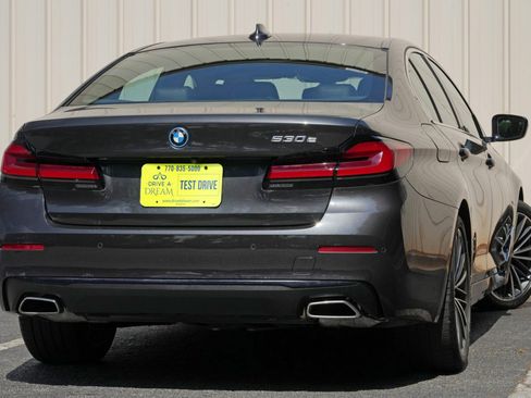 Used 2022 BMW 530e w/ Premium Package RWD image 5
