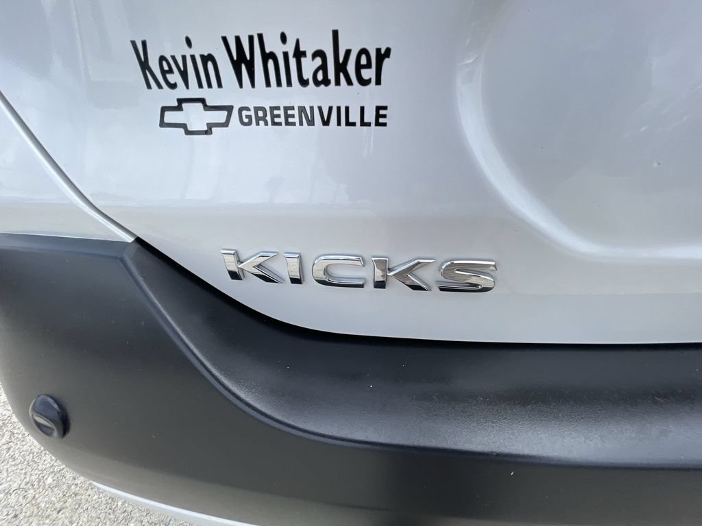 Used 2020 Nissan Kicks SR FWD image 30