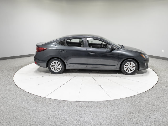 Used 2020 Hyundai Elantra SE FWD image 3