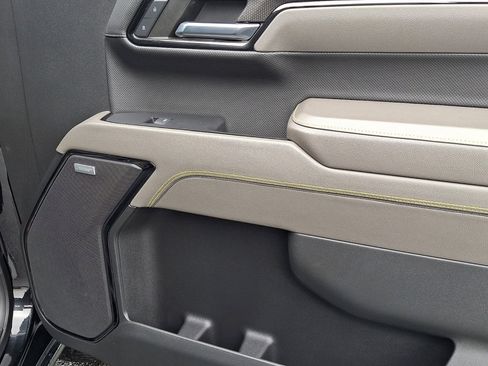 Used 2023 Chevrolet Silverado 1500 ZR2 w/ Technology Package image 10