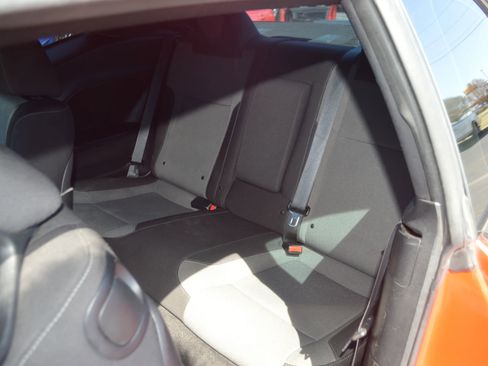 Used 2015 Dodge Challenger SXT w/ Driver Convenience Group RWD image 18