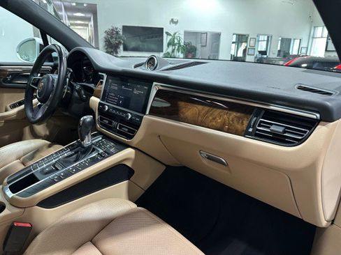 Used 2019 Porsche Macan AWD/4WD image 59