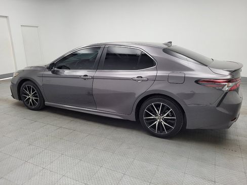 Used 2023 Toyota Camry SE FWD image 3