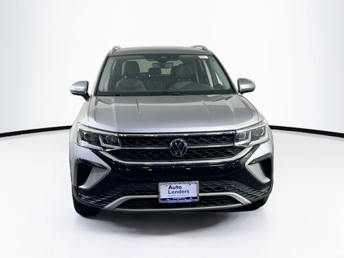 Used 2022 Volkswagen Taos SEL image 2