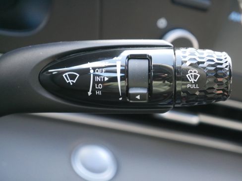 Used 2025 Hyundai Elantra Sport image 25