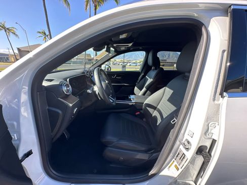 Used 2025 Mercedes-Benz GLC 300 image 14