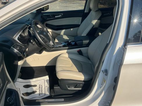 Used 2017 Ford Edge Titanium w/ Technology Package FWD image 10