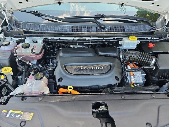 Used 2023 Chrysler Pacifica Touring-L FWD image 37