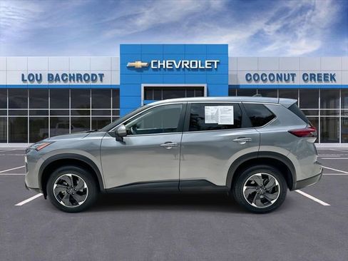 Used 2024 Nissan Rogue SV FWD image 5
