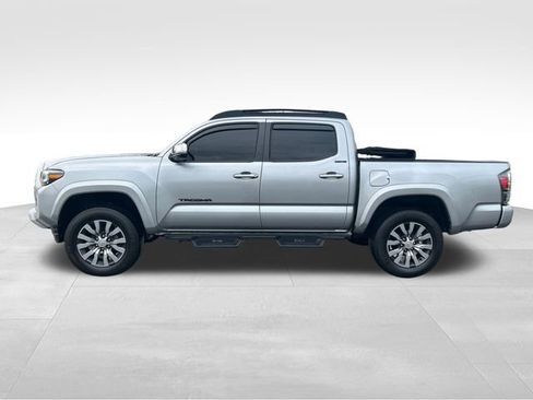 Used 2023 Toyota Tacoma Limited image 2