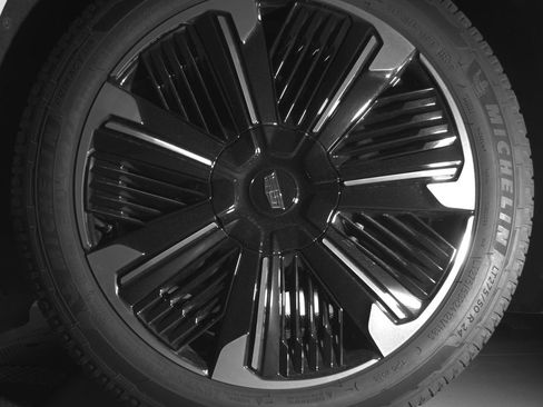 Used 2025 Cadillac Escalade IQ Sport 2 AWD/4WD image 14