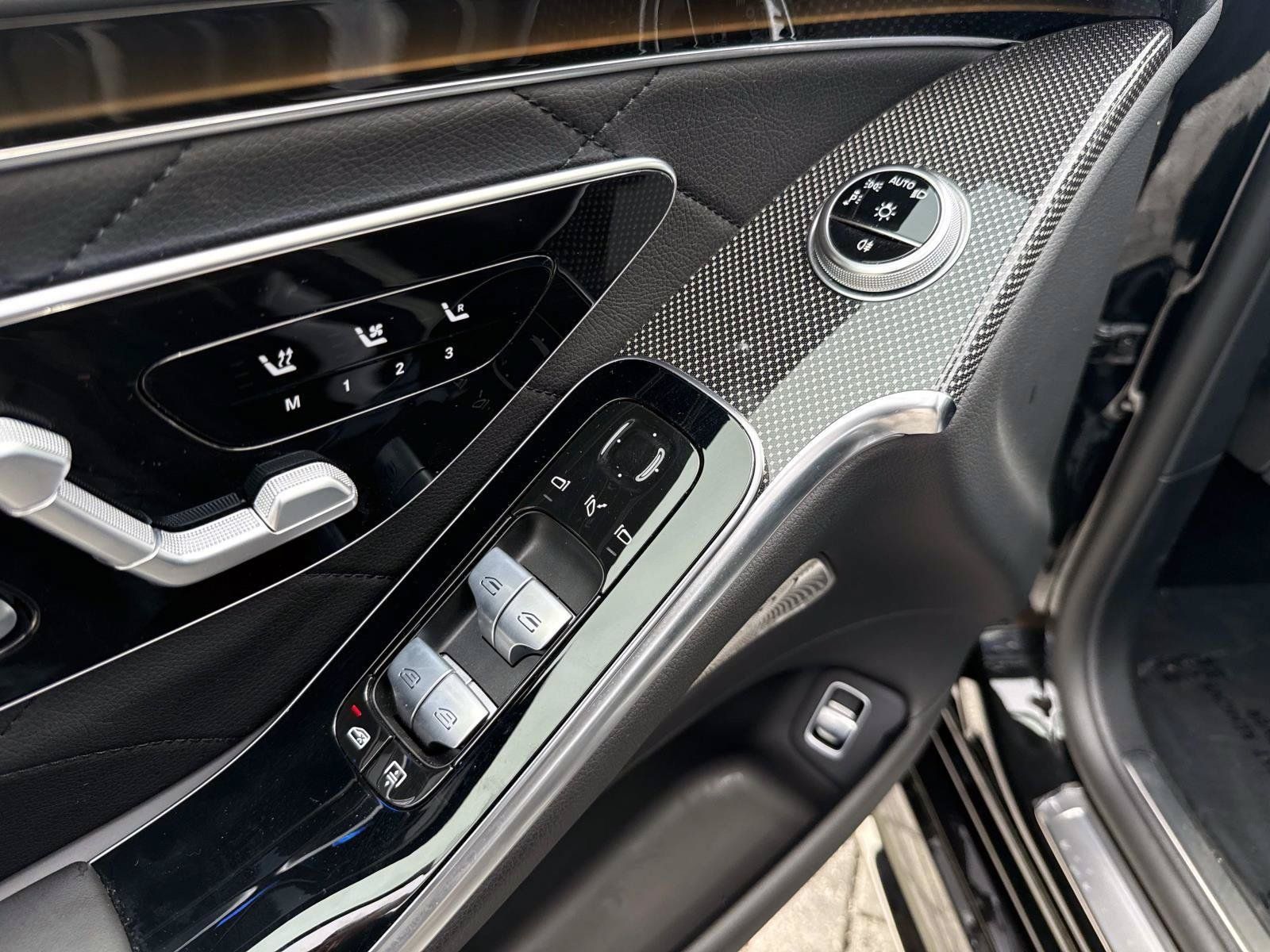 Certified 2025 Mercedes-Benz S 580e 4MATIC Sedan w/ AMG Line Package image 18