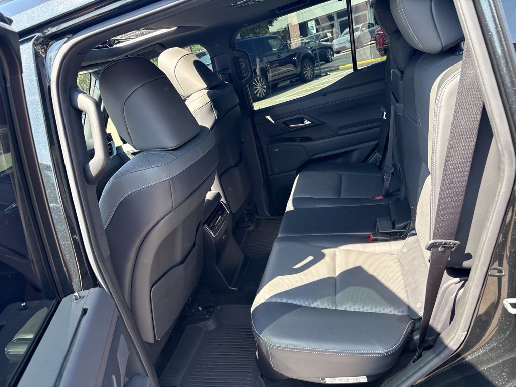 Certified 2024 Lexus GX 550 w/ Cold Area Package AWD/4WD image 18
