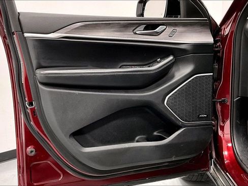 Used 2021 Jeep Grand Cherokee L Limited image 21