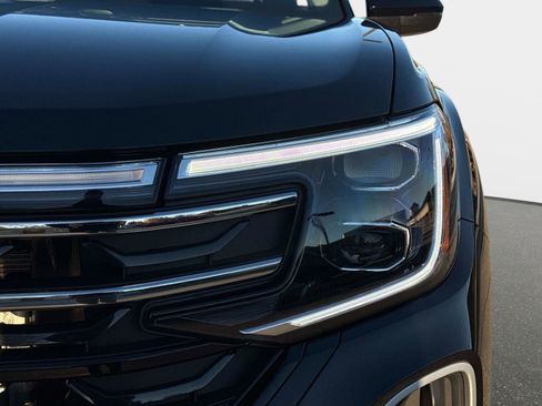 New 2026 Volkswagen Atlas Peak Edition image 10