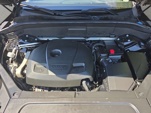 Used 2016 Volvo XC90 T6 Momentum w/ Momentum Plus Package AWD/4WD image 34