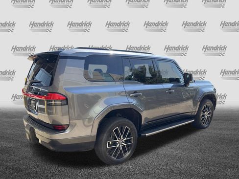Used 2025 Lexus GX 550 w/ Cold Area Package AWD/4WD image 10