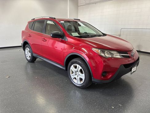 Used 2013 Toyota RAV4 LE AWD/4WD image 2