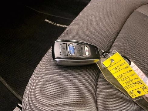 Used 2025 Subaru Crosstrek 2.5i Premium AWD/4WD image 12