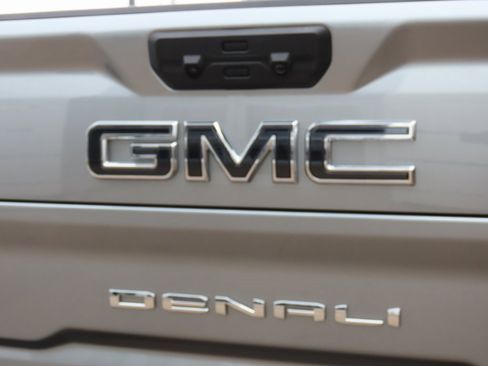 Used 2024 GMC Sierra 2500 Denali Ultimate image 18