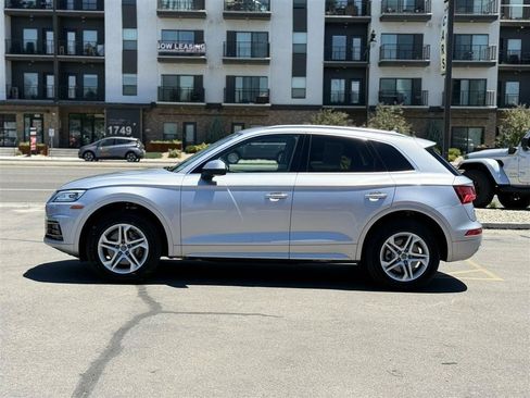 Used 2019 Audi Q5 2.0T Premium w/ Convenience Package AWD/4WD image 4
