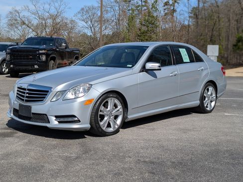 Used 2013 Mercedes-Benz E 350 Sedan image 5