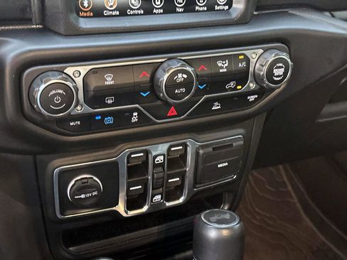 Used 2023 Jeep Wrangler Unlimited Sahara image 22