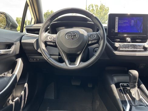 Used 2025 Toyota Corolla SE FWD image 16