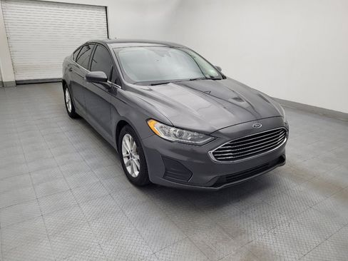 Used 2020 Ford Fusion SE FWD image 13