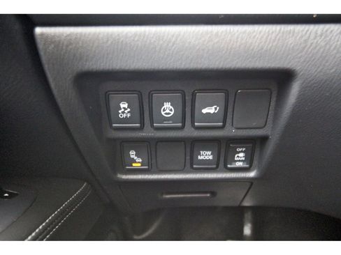 Used 2020 Nissan Pathfinder SL FWD image 20