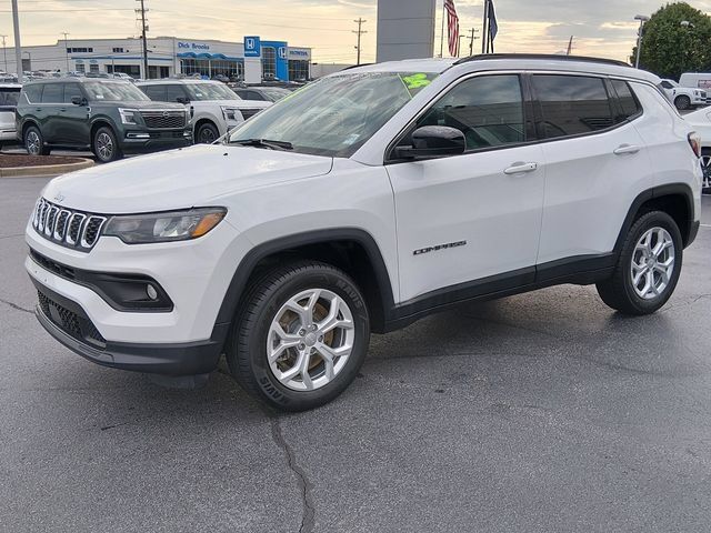 Used 2024 Jeep Compass Latitude AWD/4WD image 7