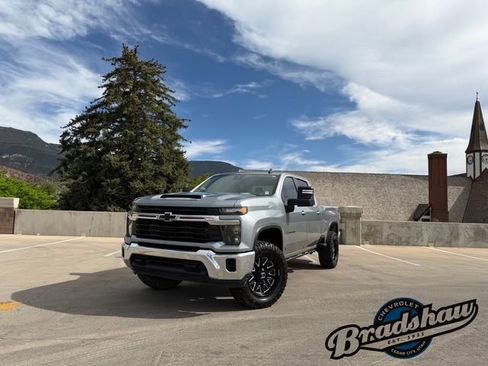 Used 2024 Chevrolet Silverado 2500 LT AWD/4WD image 1