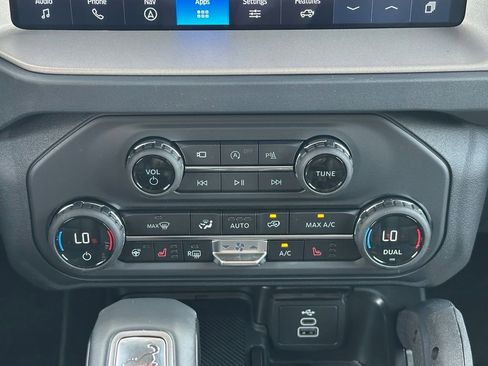New 2026 Ford Bronco Outer Banks w/ Sasquatch Package AWD/4WD image 16