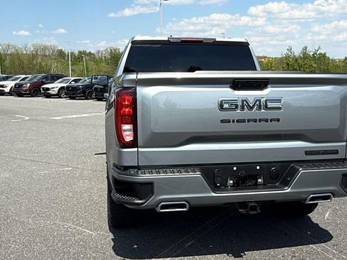 Used 2023 GMC Sierra 1500 Elevation w/ X31 Off-Road Package AWD/4WD image 8