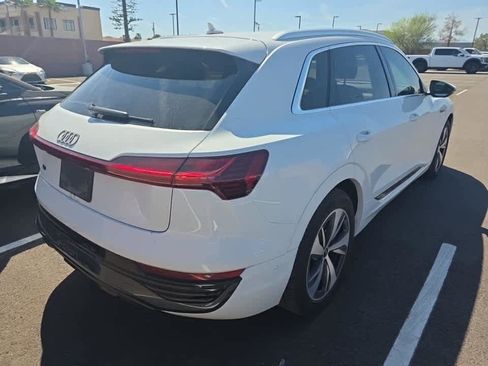Used 2024 Audi Q8 e-tron Premium Plus w/ Premium Plus Package image 6