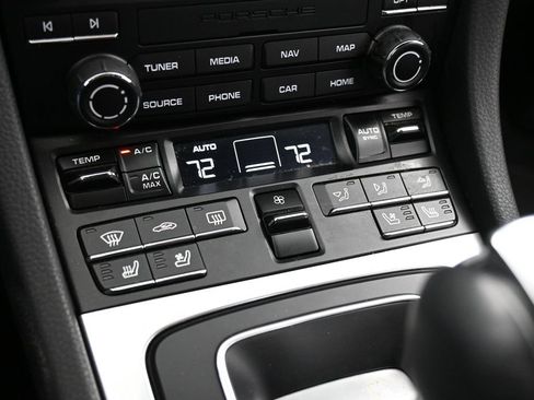 Certified 2019 Porsche 911 Targa 4 AWD/4WD image 22